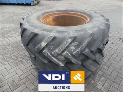 2x Continental Tractor tires 18.4R30