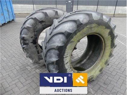 2x Tractor tire Vredestein 600/70R30