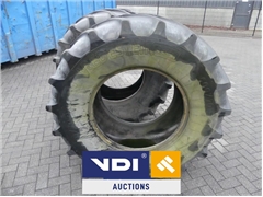 2x Tractor tire Vredestein 600/70R30