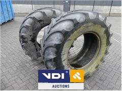 2x Tractor tire Vredestein 600/70R30