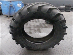 1x 650/65R42 Michelin