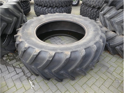 1x Michelin 650/65R42