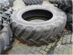 1x Michelin 650/65R42