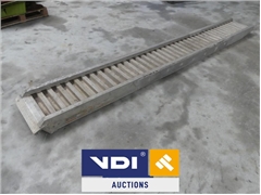 1x Loading ramp 4,10 mtr x 0,50 mtr