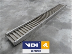 1x Loading ramp 4,10 mtr x 0,50 mtr