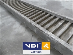 1x Loading ramp 4,10 mtr x 0,50 mtr