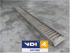 1x Loading ramp 4,10 mtr x 0,50 mtr