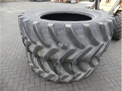 2x Michelin 650/65R42