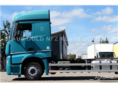 Mercedes Actros Ciężarówka podwozie Mercedes-Benz Actros 1842