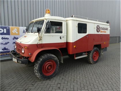 Mercedes Benz Unimog 404