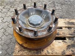 VOLVO FRONT HUB 21116583