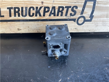 SCANIA VALVE BLOCK 2642027