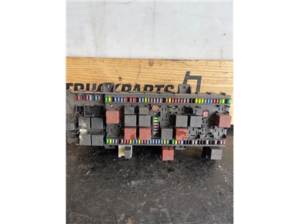 RENAULT FUSE BOX 7421939524