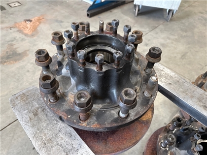 VOLVO REAR HUB 22037077