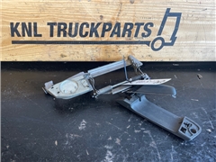 VOLVO DOOR HANDLE 82313918