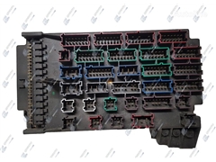Skrzynka bezpieczników Mercedes-Benz 1635450205 do
