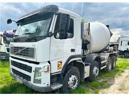 Betonomieszarka Liebherr  na podwoziu Volvo FM