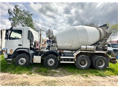 Betonomieszarka Liebherr  na podwoziu Volvo FM