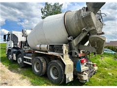 Betonomieszarka Liebherr  na podwoziu Volvo FM