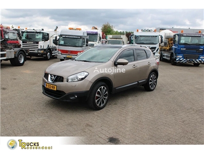SUV Nissan Qashqai 2.0 AUTOMATIC / CAMERA