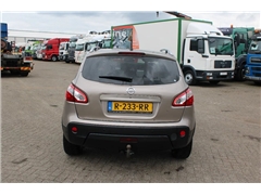 SUV Nissan Qashqai 2.0 AUTOMATIC / CAMERA