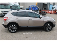 SUV Nissan Qashqai 2.0 AUTOMATIC / CAMERA