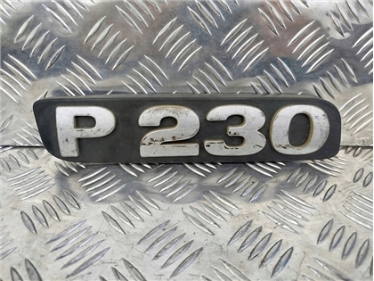 EMBLEMAT DOLNEJ ATRAPY SCANIA P 230