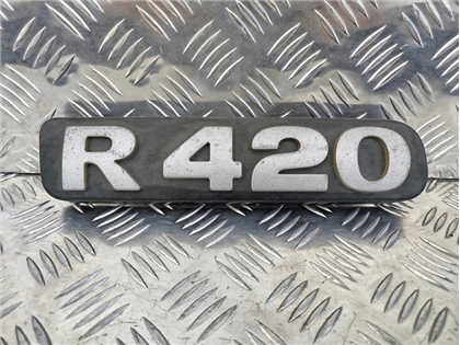 EMBLEMAT DOLNEJ ATRAPY SCANIA R 420