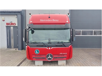 MERCEDES ACTROS MP4 KABINA KPL GIGA SPACE SALONKA