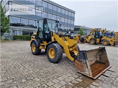 Ładowarka czołowa teleskopowa Caterpillar 908M