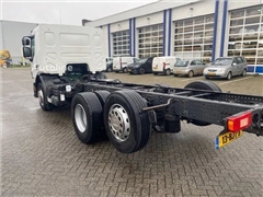 Volvo FE 320 6x2 chassis cabine, liftas en stuuras voor