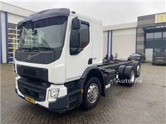 Volvo FE 320 6x2 chassis cabine, liftas en stuuras voor