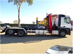 Mercedes Actros Ciężarówka hakowiec Mercedes-Benz ACTROS 25 45