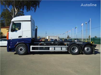 Mercedes Actros Ciężarówka hakowiec Mercedes-Benz ACTROS 18 32