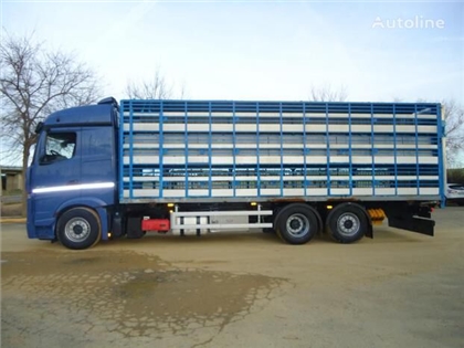 Mercedes Actros Ciężarówka do przewozu bydła Mercedes-Benz ACTROS 2545