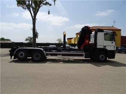 Mercedes Actros Ciężarówka hakowiec Mercedes-Benz ACTROS 25 41