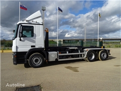 Mercedes Actros Ciężarówka hakowiec Mercedes-Benz ACTROS 25 46