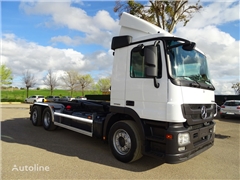 Mercedes Actros Ciężarówka hakowiec Mercedes-Benz ACTROS 25 46