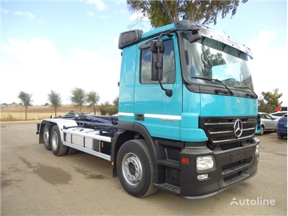 Mercedes Actros Ciężarówka hakowiec Mercedes-Benz Actros 2546