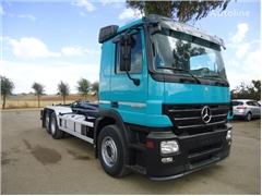 Mercedes Actros Ciężarówka hakowiec Mercedes-Benz Actros 2546