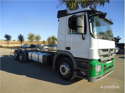 Mercedes Actros Ciężarówka podwozie Mercedes-Benz ACTROS 25 44