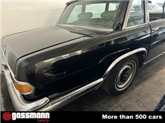 Sedan Mercedes-Benz 600 Limousine W100 Restaurieru