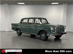 Sedan Mercedes-Benz 190 C Limousine Heckflosse - W