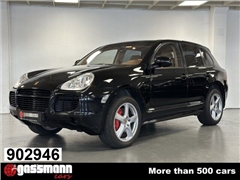 SUV Porsche Cayenne Turbo S