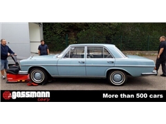 Sedan Mercedes-Benz 250S Limousine - W108