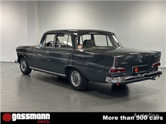 Sedan Mercedes-Benz 190 C Heckflosse - W110