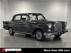 Sedan Mercedes-Benz 190 C Heckflosse - W110