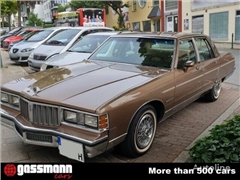 Pontiac Bonneville, 4-Door Sedan