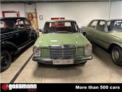 Sedan Mercedes-Benz 240D /8 - W115 D