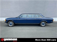 Sedan Mercedes-Benz 250 Lang Pullmann W123